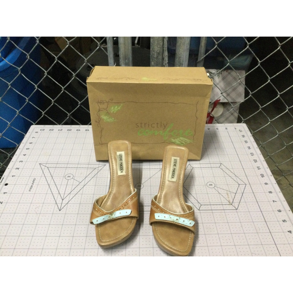 Women's Steve Madden Brown Wedge Sandals Size 7 - Picture 1 of 3